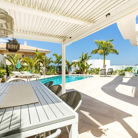 With Panoramic Ocean Views In Torviscas Alto *